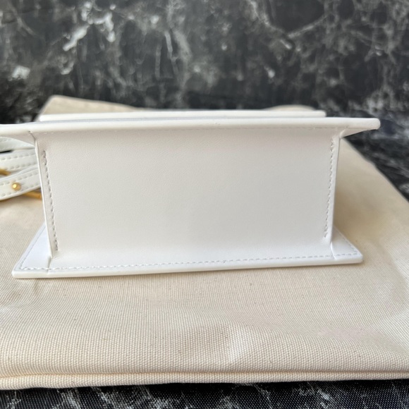 JACQUEMUS Le Grand Chiquito Top-Handle Bag - Picture 3 of 11